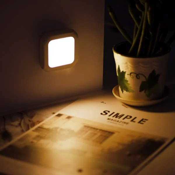 1 st dimbar LED-nattlampa med automatisk sensor, varmvitt ljus, lämplig för barnrum, korridor och kök, väggkontakt design SKY-015747