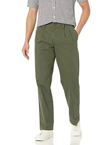 Amazon Essentials herr klassisk passform skrynkelfri veckad chinos byxa (finns i stora och långa), olivfärgad, 60 B x 30 L 196433258092